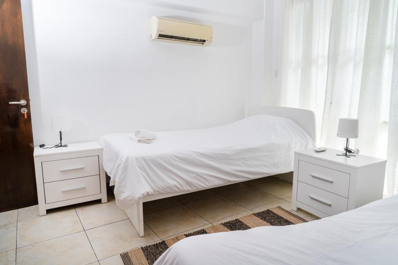 Private Room In Shared Flat Nicosia Luaran gambar