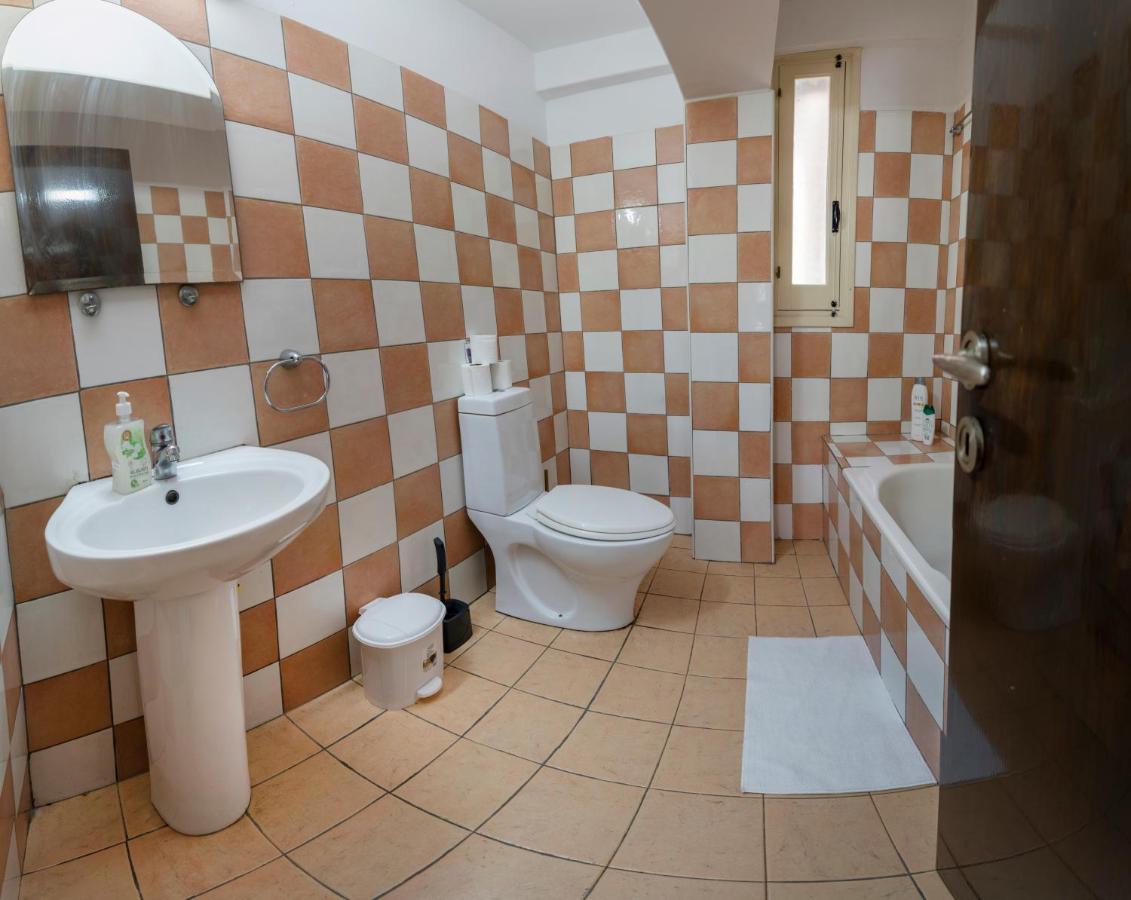 Private Room In Shared Flat Nicosia Luaran gambar