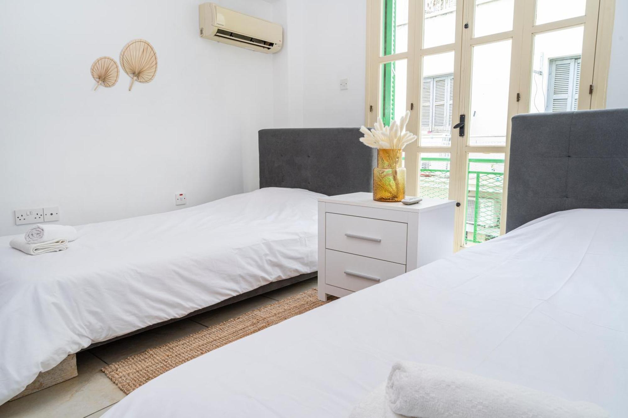 Private Room In Shared Flat Nicosia Luaran gambar